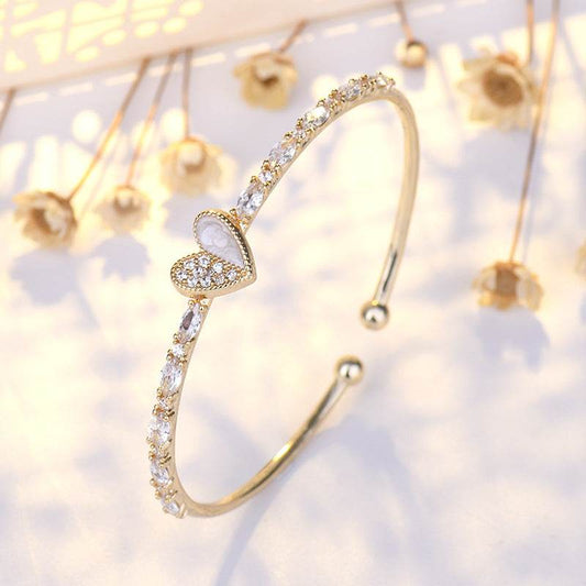 Buy Center Women's Heart-Shaped Love Bracelet - 14K Gold Plated - Buy Center