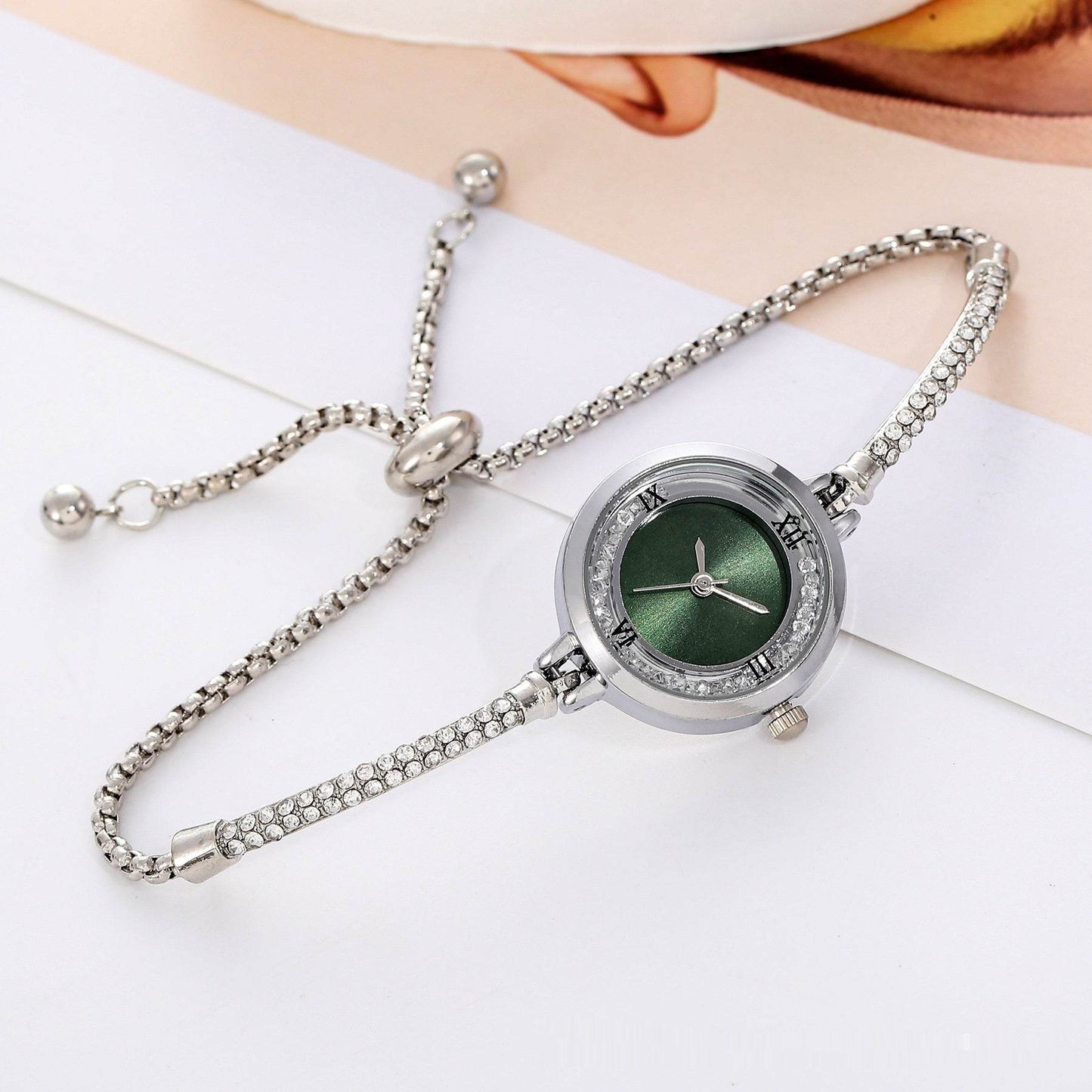 Fashion Diamond Round Women's Quartz Watch - Elegant Design & Calendar - Buy Center