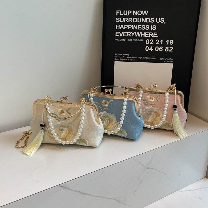 Buycenter Embroidered Han Chinese Crossbody Bag - Stylish Shell Shape - Buy Center