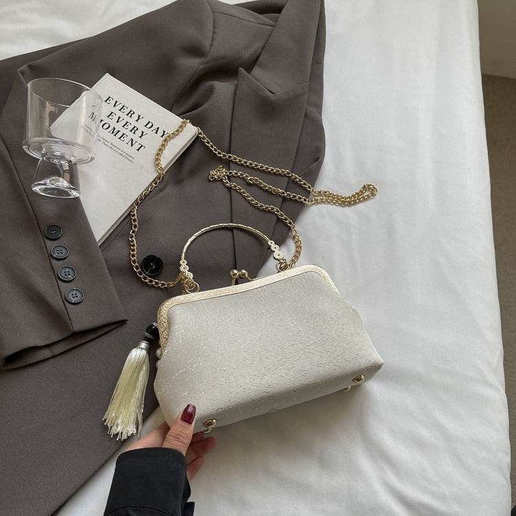 Buycenter Embroidered Han Chinese Crossbody Bag - Stylish Shell Shape - Buy Center