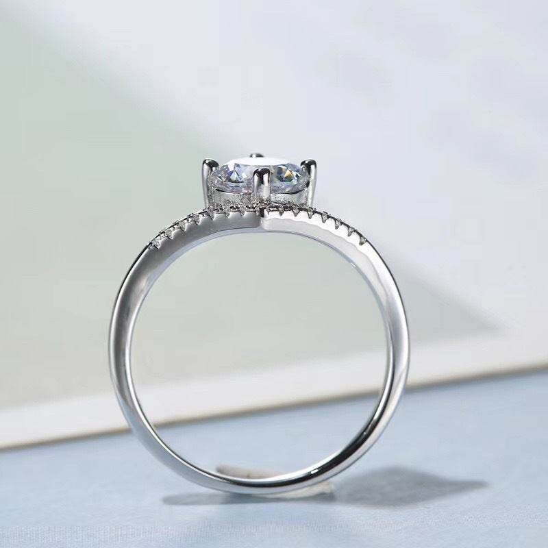 Buycenter S925 Silver Simulated Moissanite Ring - Elegant Crown Design - Buy Center