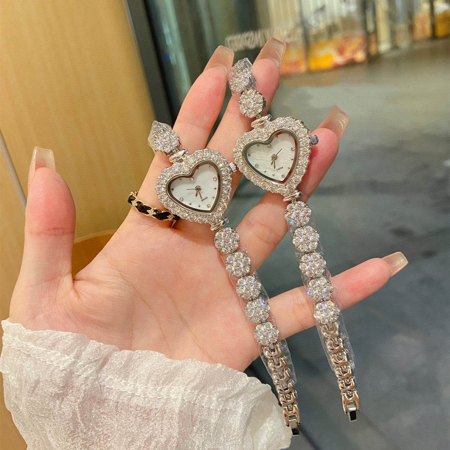 Buycenter Women's Casual Heart-Shaped Diamond Fishbone Watch - Quartz Movement - Buy Center