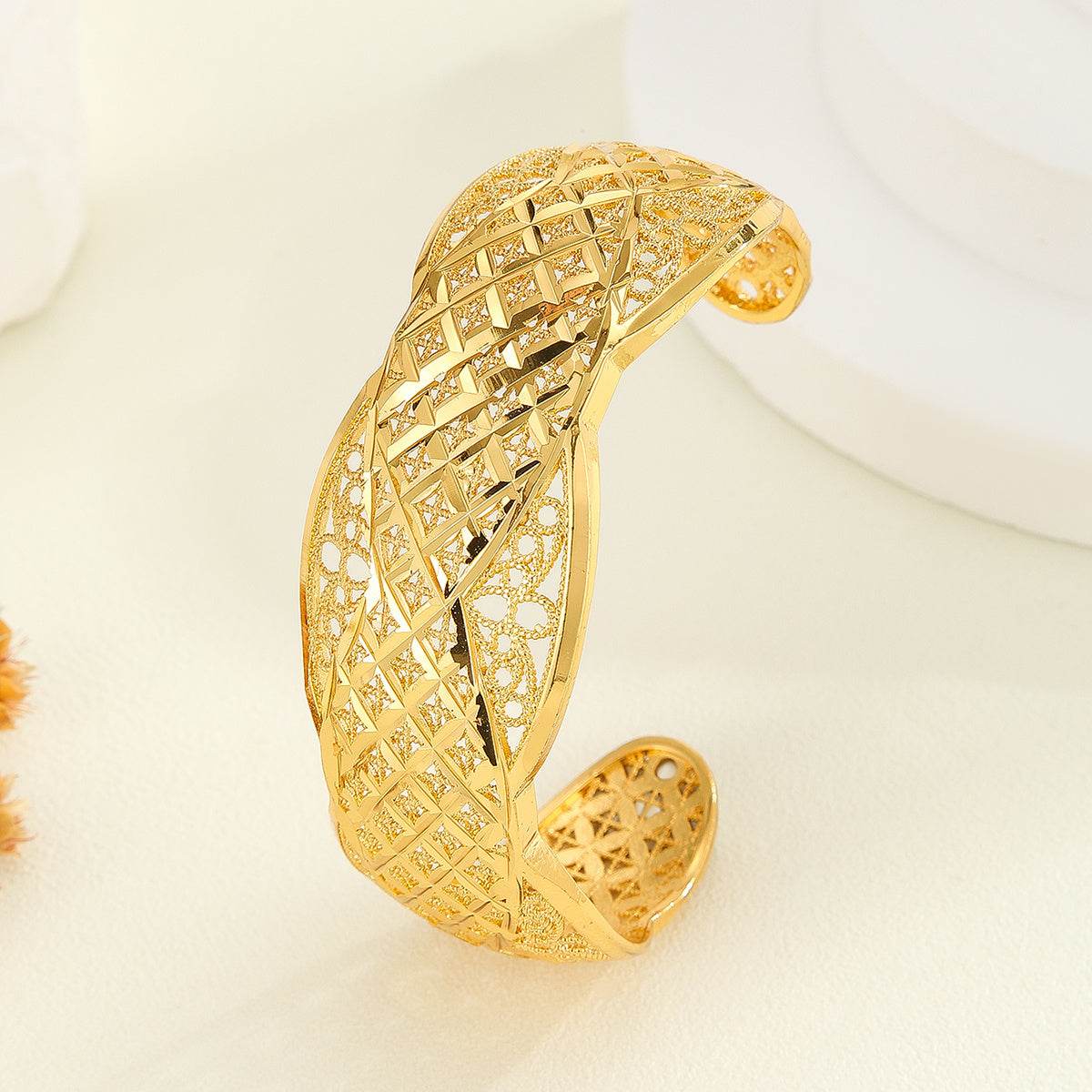 Buycenter 18K Gold Plated Diamond Pattern Bracelet - Vintage Women's Jewelry - Buy Center