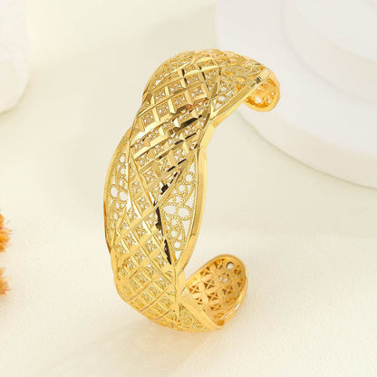Buycenter 18K Gold Plated Diamond Pattern Bracelet - Vintage Women's Jewelry - Buy Center